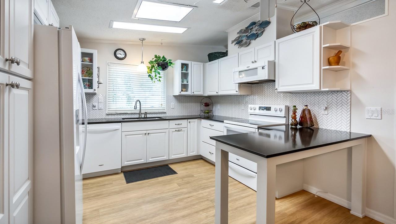 TAVARES FOX RUN MOBILE HOME - Residential