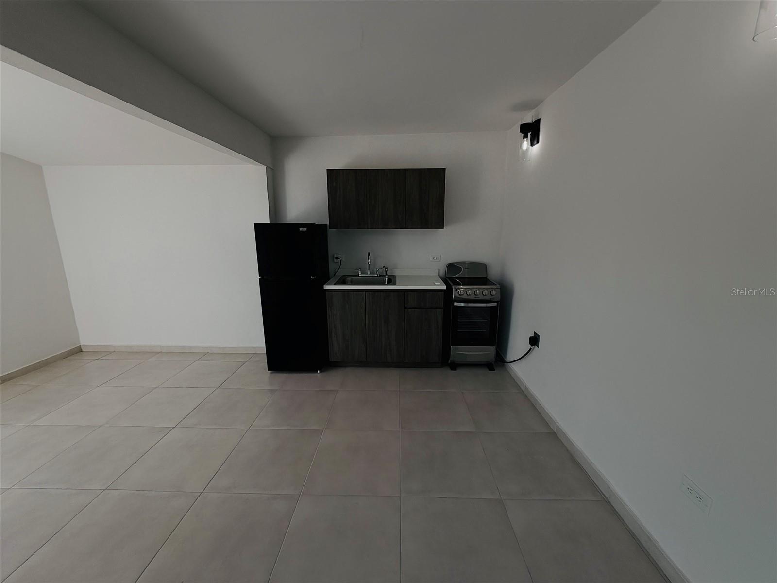 EXT. BUSO HUMACAO - Residential