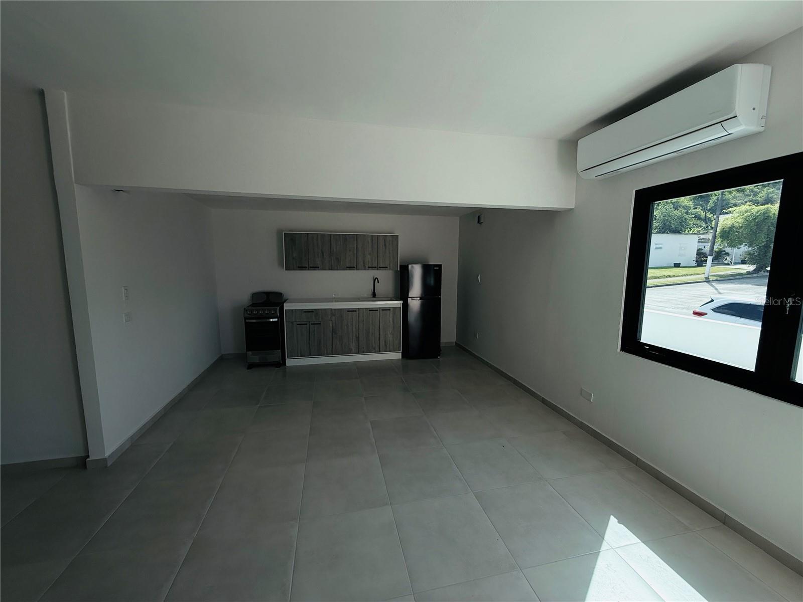 EXT. BUSO HUMACAO - Residential