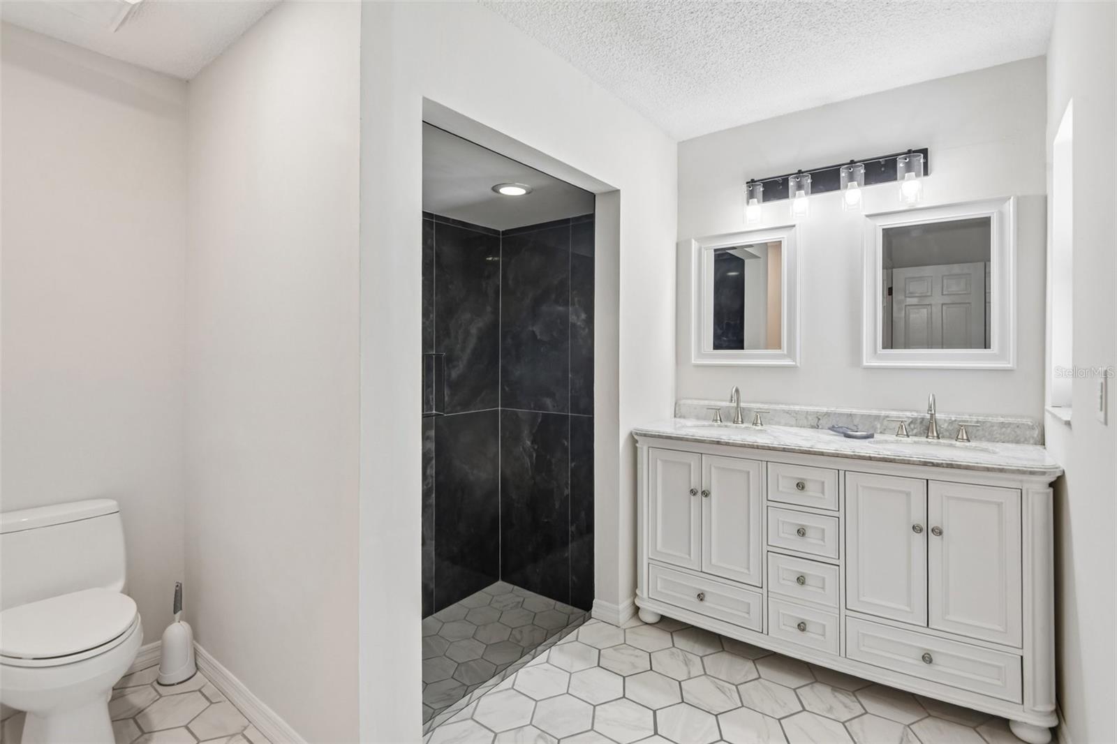 TAMPA DOWNS HEIGHTS - Residential
