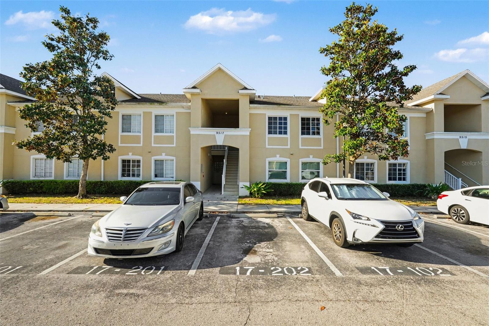 VILLAGES OF BLOOMINGDALE CONDO 4 - Residential