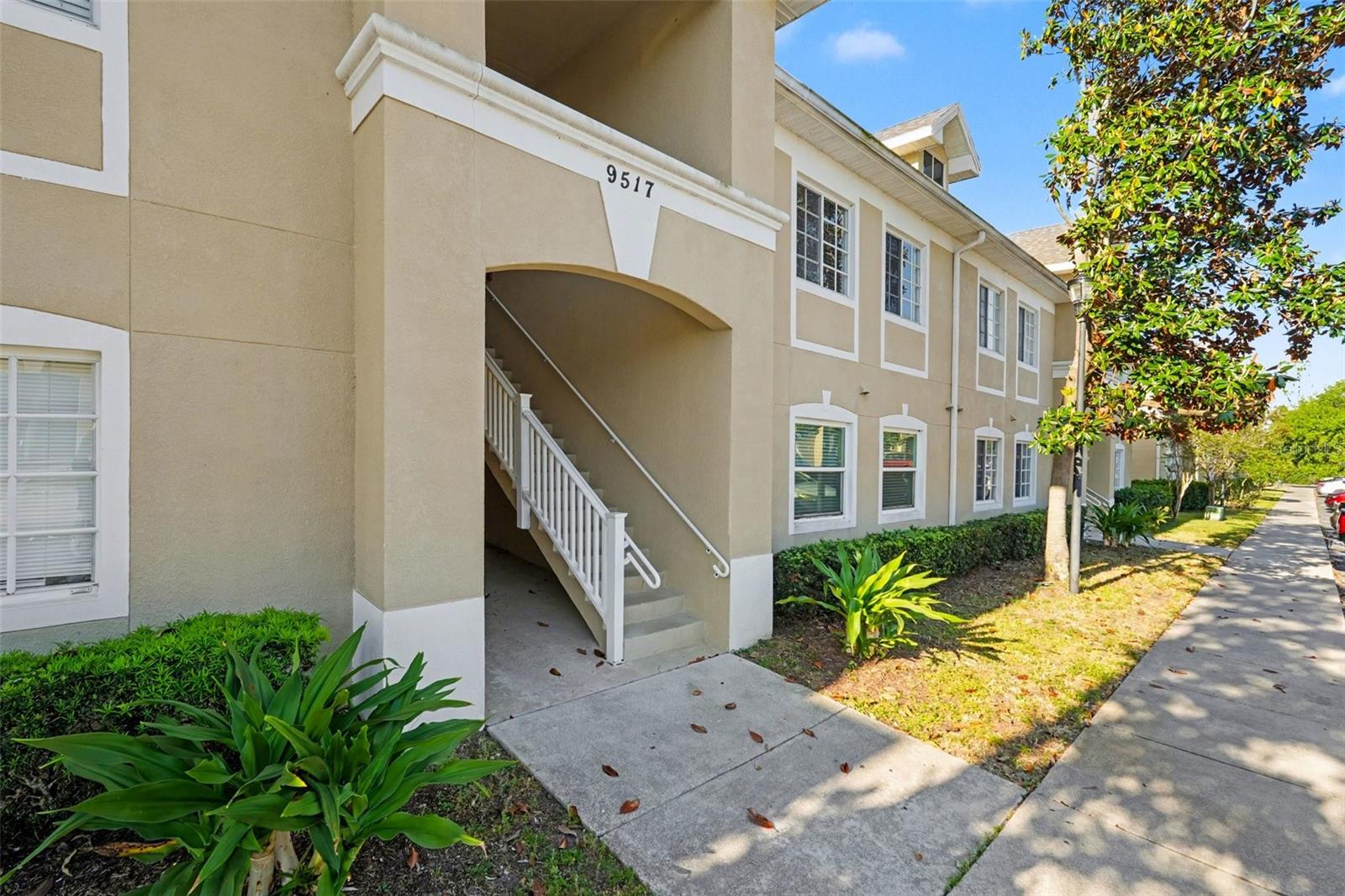 VILLAGES OF BLOOMINGDALE CONDO 4 - Residential