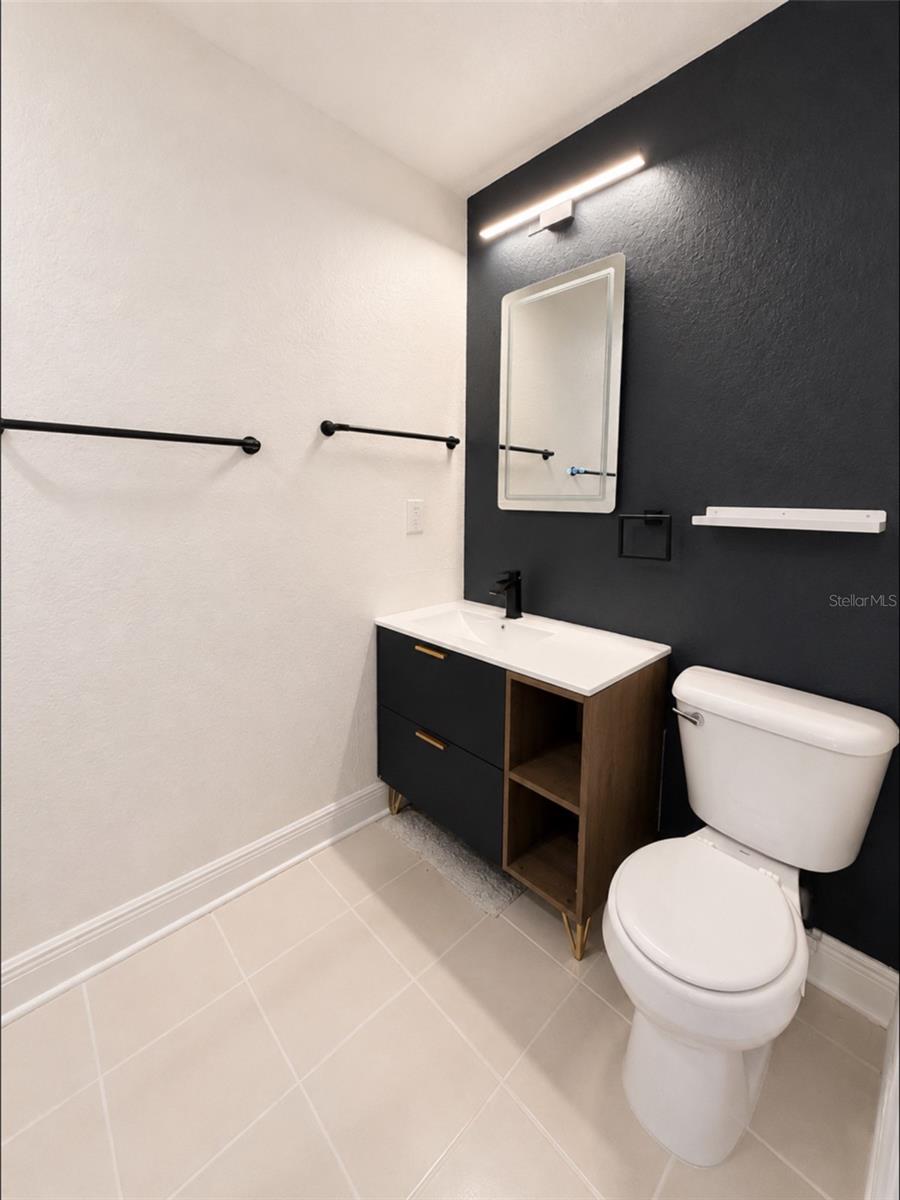 FIFTH AVE VILLAS A CONDOMIN - Residential