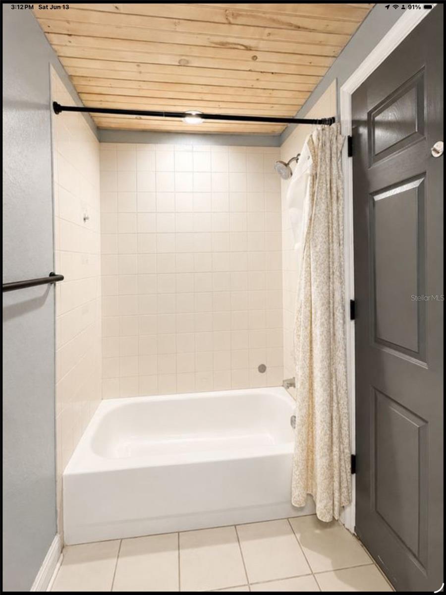 FIFTH AVE VILLAS A CONDOMIN - Residential