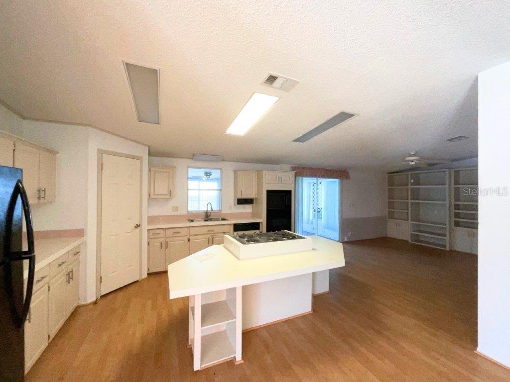 TRADERS COVE UNIT 01 - Residential