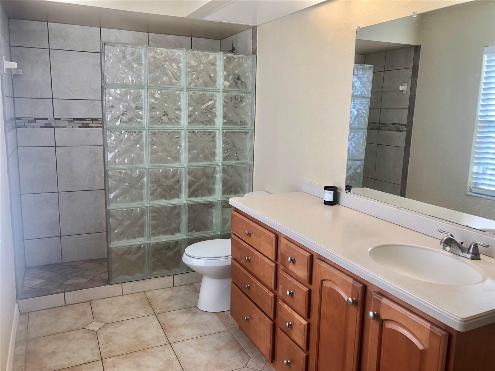 THE TRAILS PH I - Residential Lease