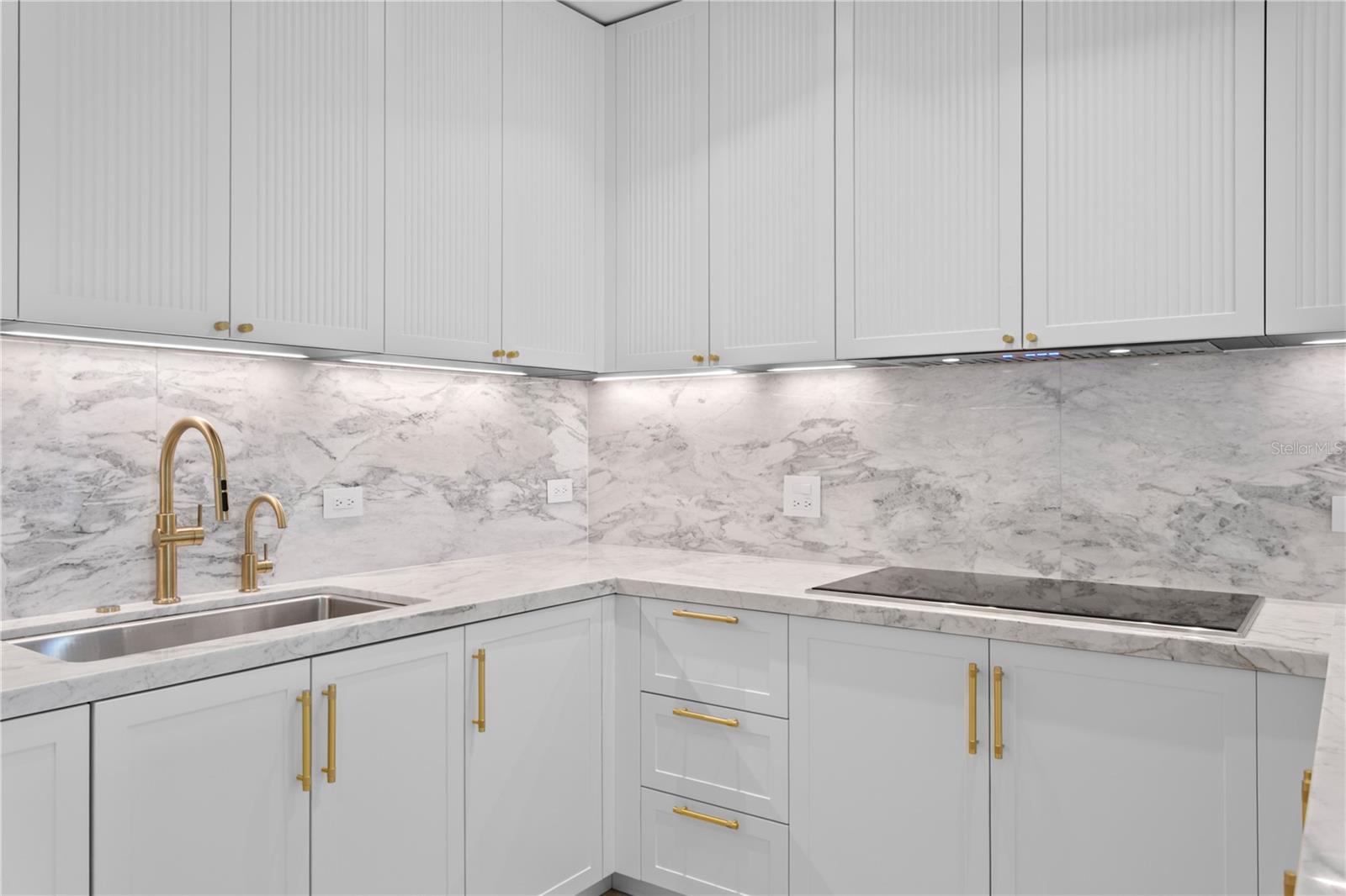 BAYSHORE YSABELLA CONDOMINIUM - Residential