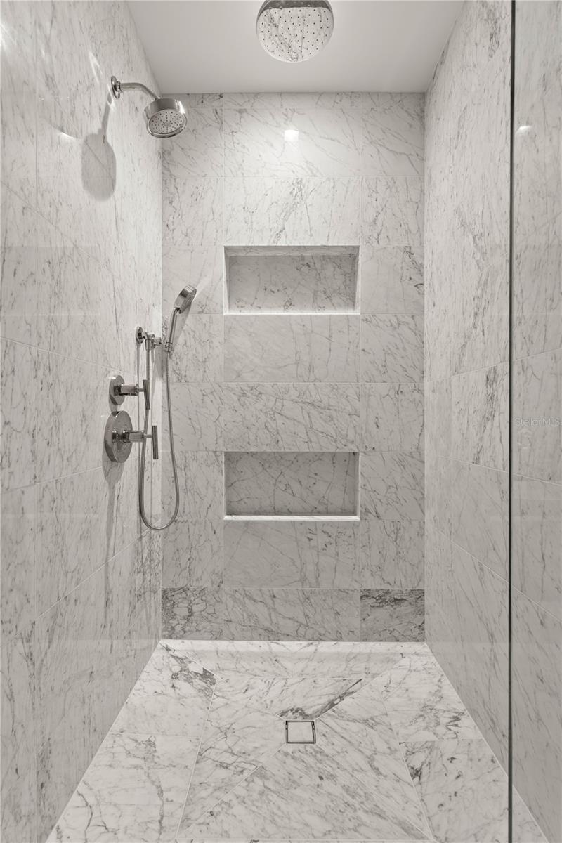 BAYSHORE YSABELLA CONDOMINIUM - Residential