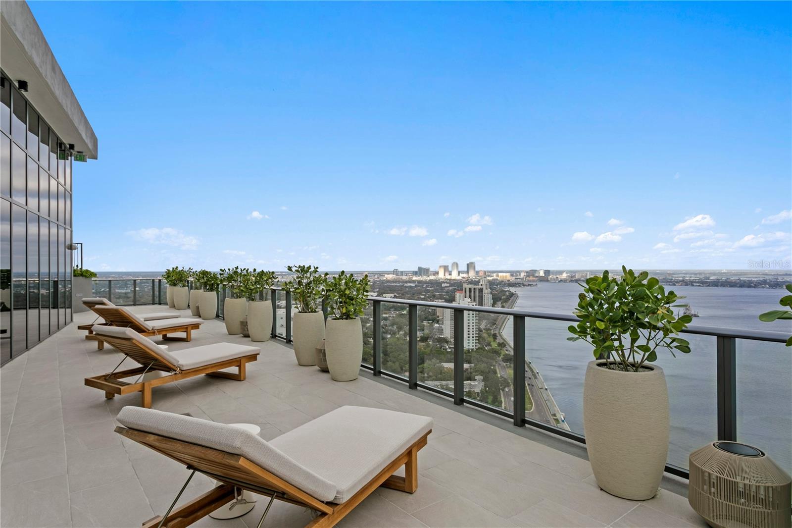 BAYSHORE YSABELLA CONDOMINIUM - Residential