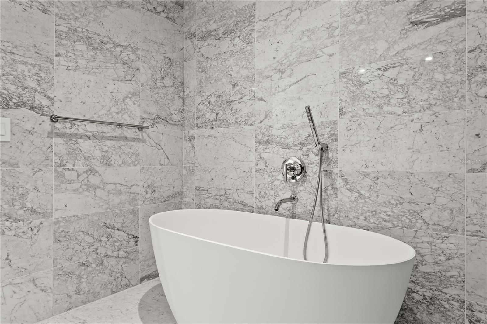 BAYSHORE YSABELLA CONDOMINIUM - Residential