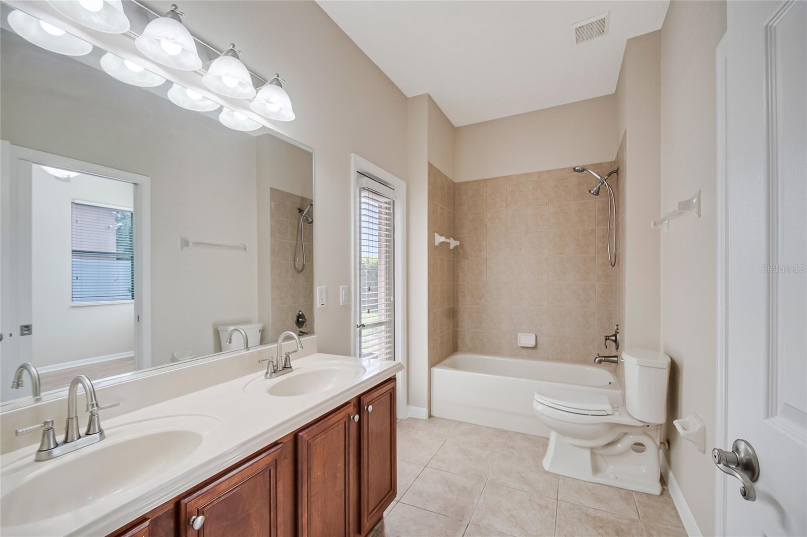 FISHER PLANTATION B D & E - Residential Lease