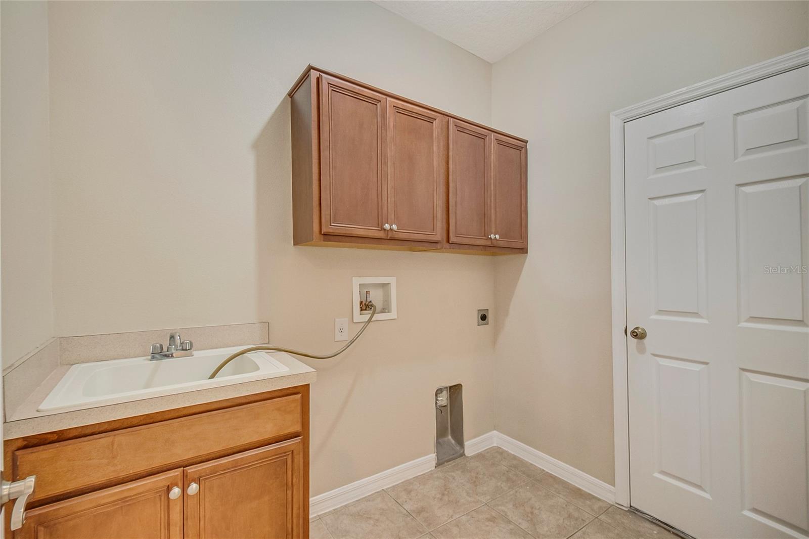 FISHER PLANTATION B D & E - Residential Lease