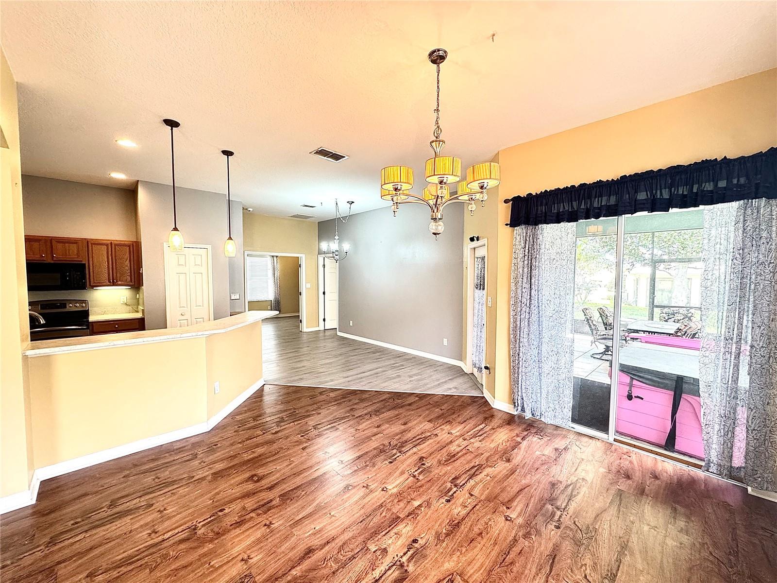PLANTATION AT LEESBURG GLENDALE VILLAGE - Residential