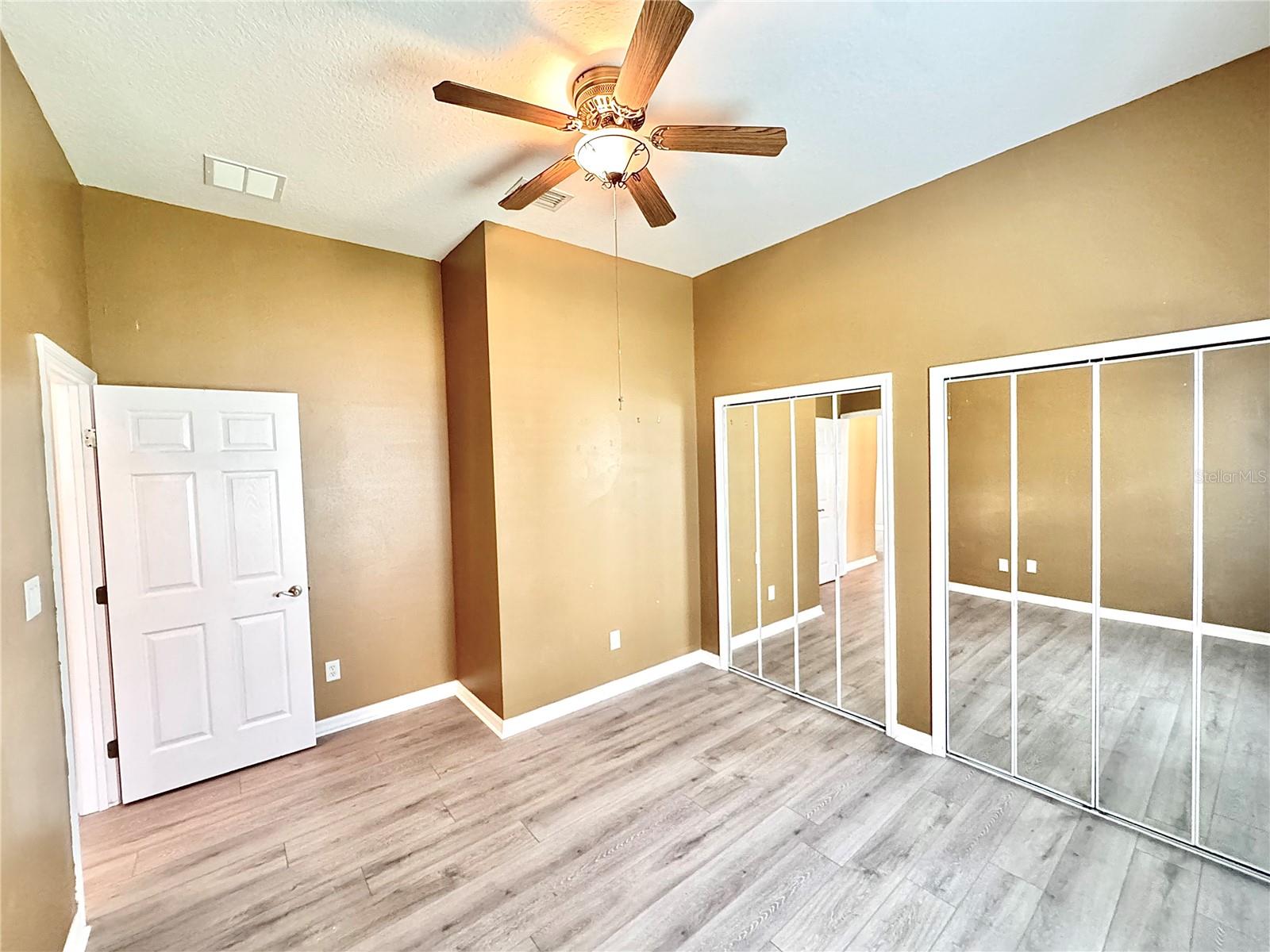 PLANTATION AT LEESBURG GLENDALE VILLAGE - Residential