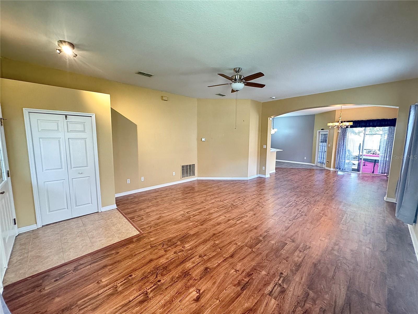PLANTATION AT LEESBURG GLENDALE VILLAGE - Residential