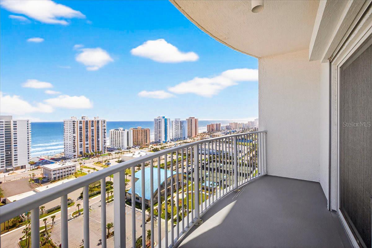 OCEANS GRAND - Residential