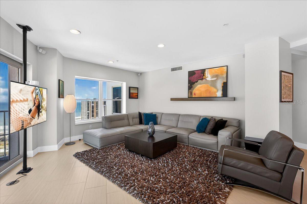 OCEANS GRAND - Residential