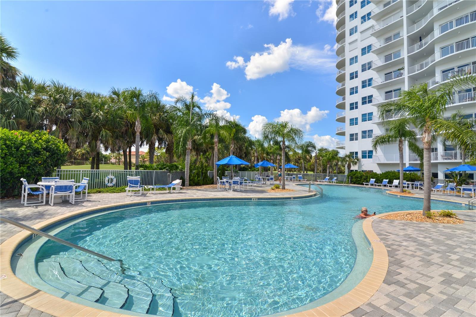 OCEANS GRAND - Residential
