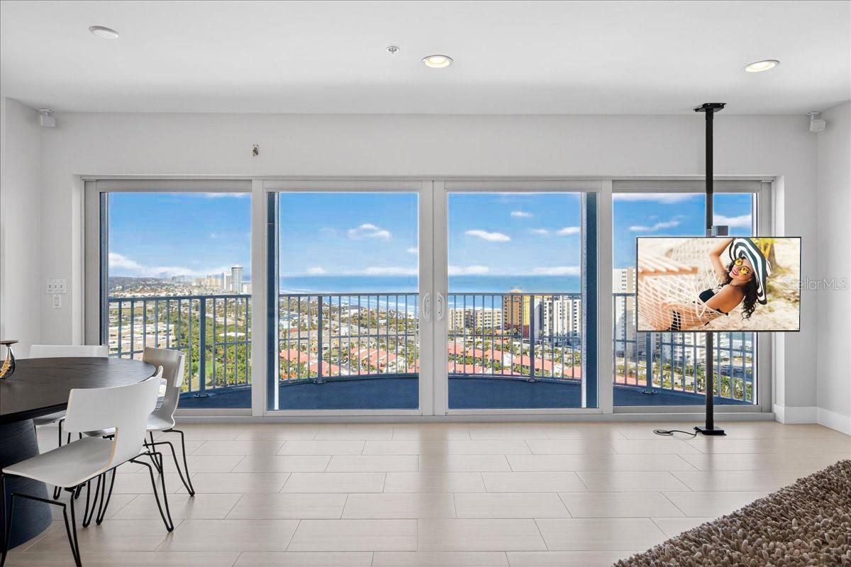 OCEANS GRAND - Residential