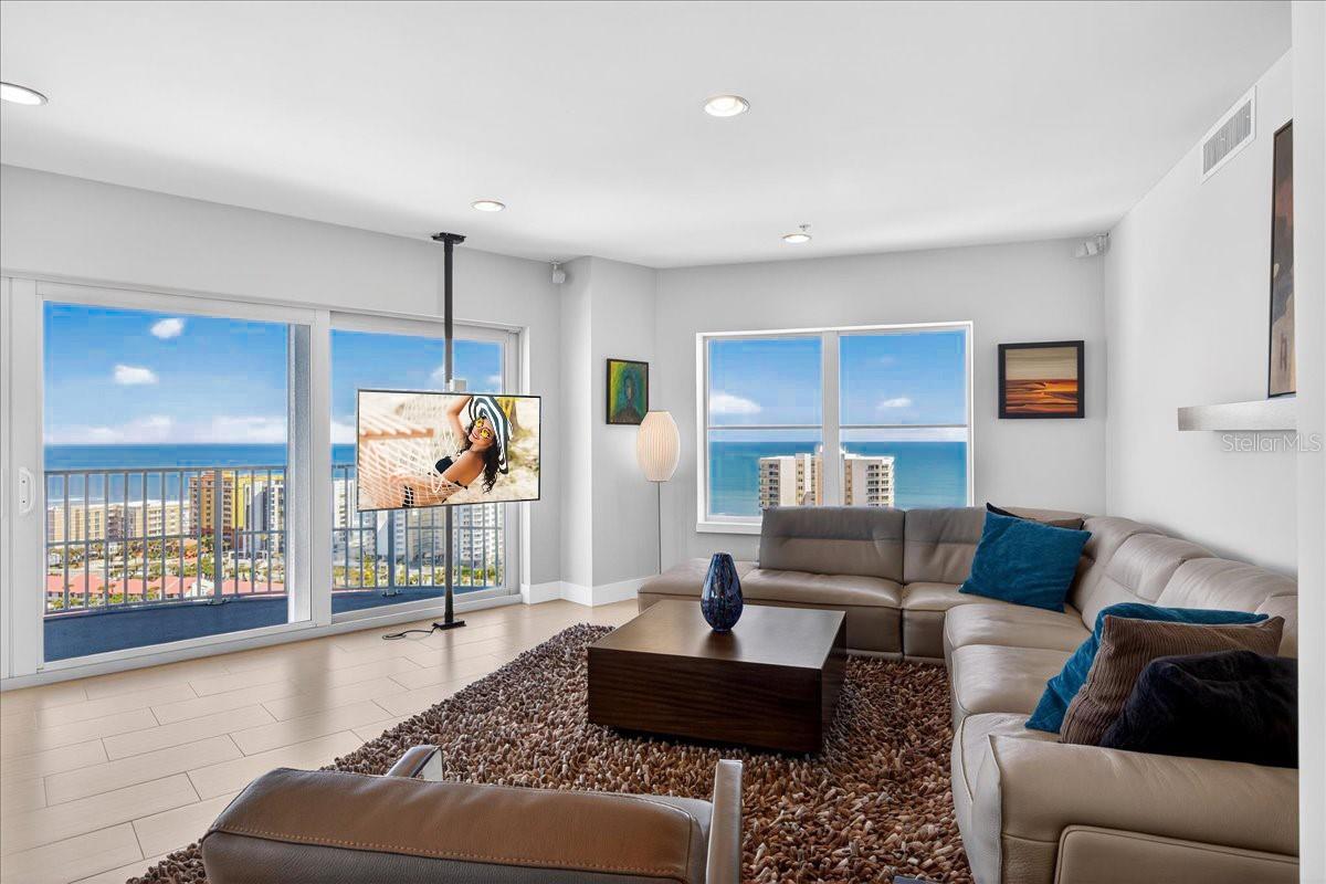 OCEANS GRAND - Residential