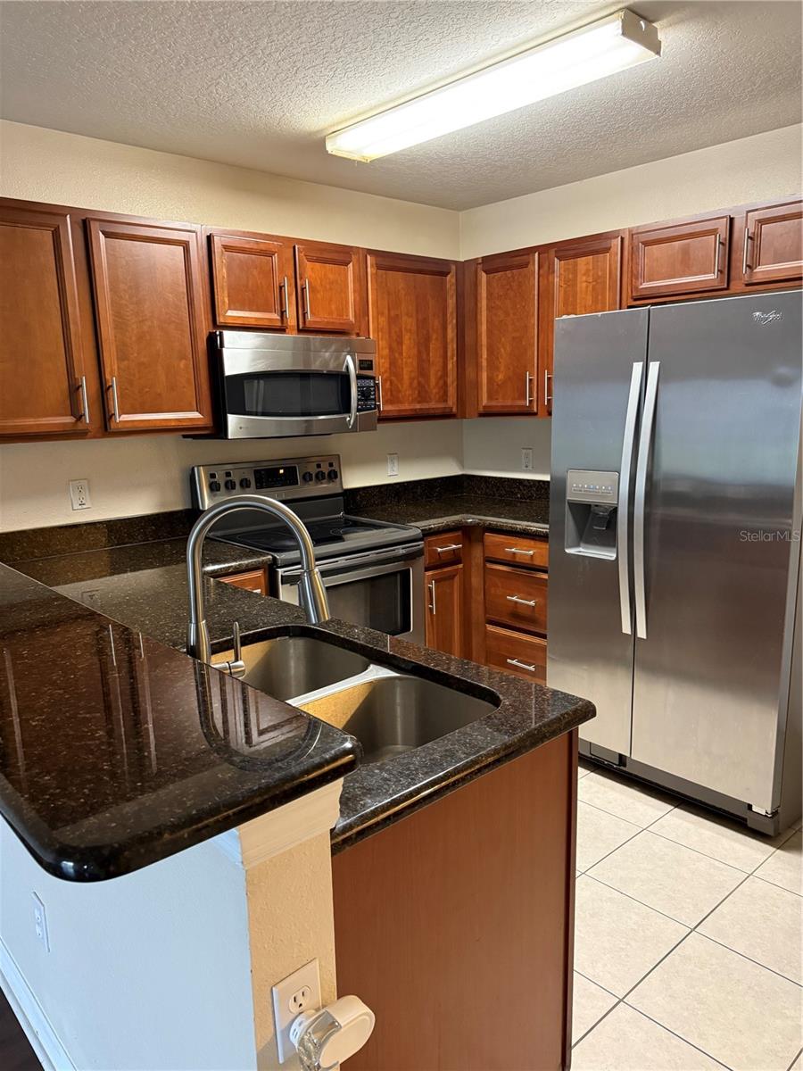 OAKCREST/SOUTHMEADOW PH D - Residential Lease