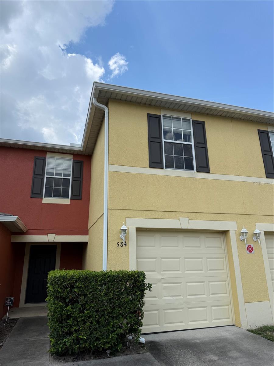 OAKCREST/SOUTHMEADOW PH D - Residential Lease