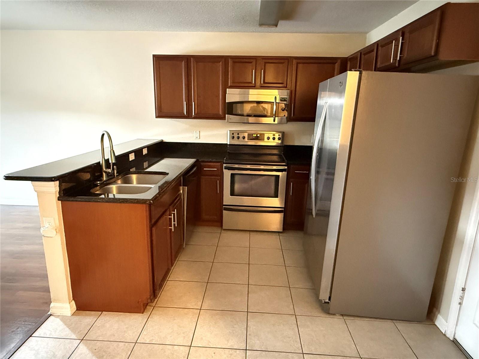 OAKCREST/SOUTHMEADOW PH D - Residential Lease