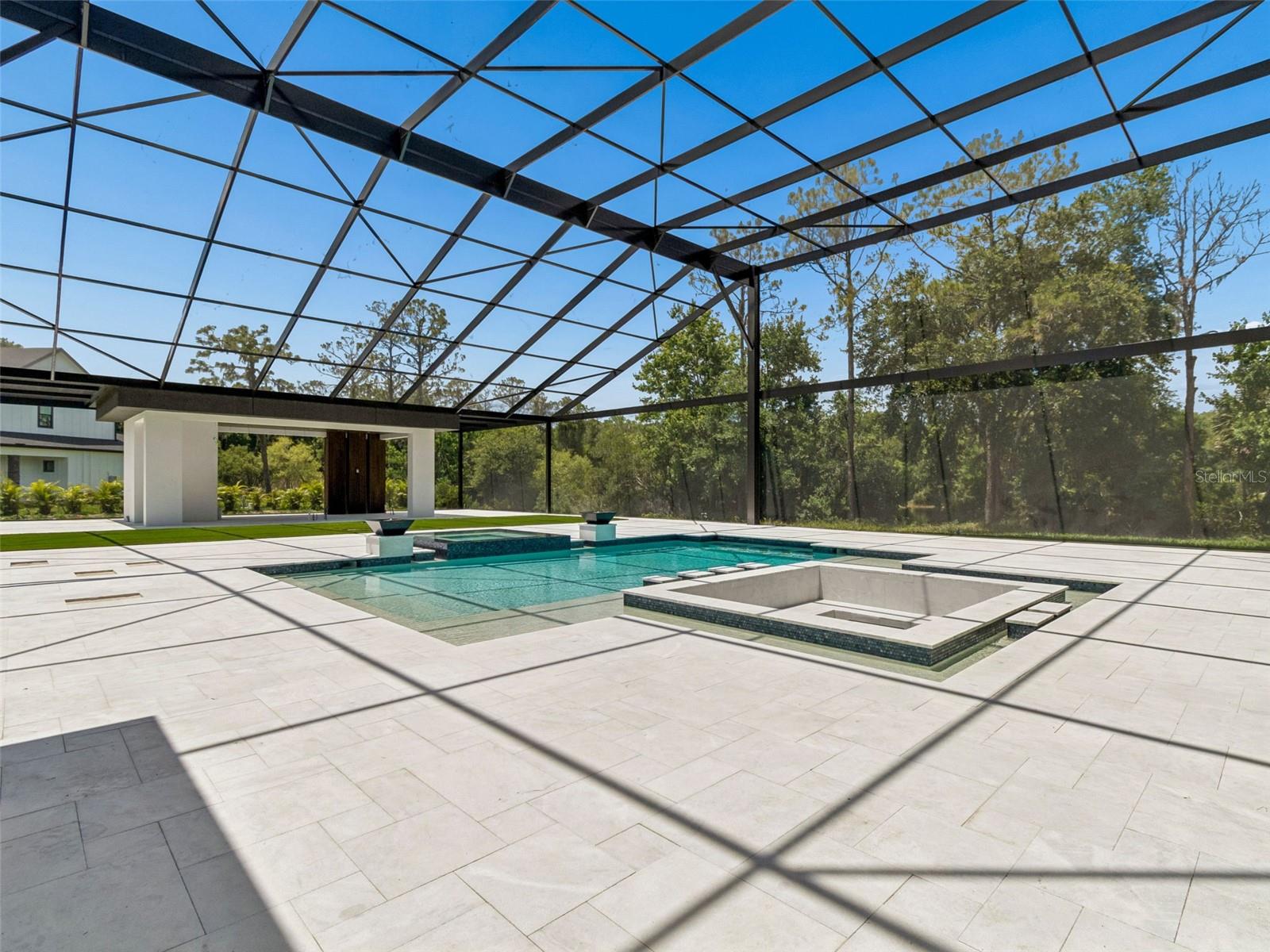 KEYSTONE PALMS - Residential
