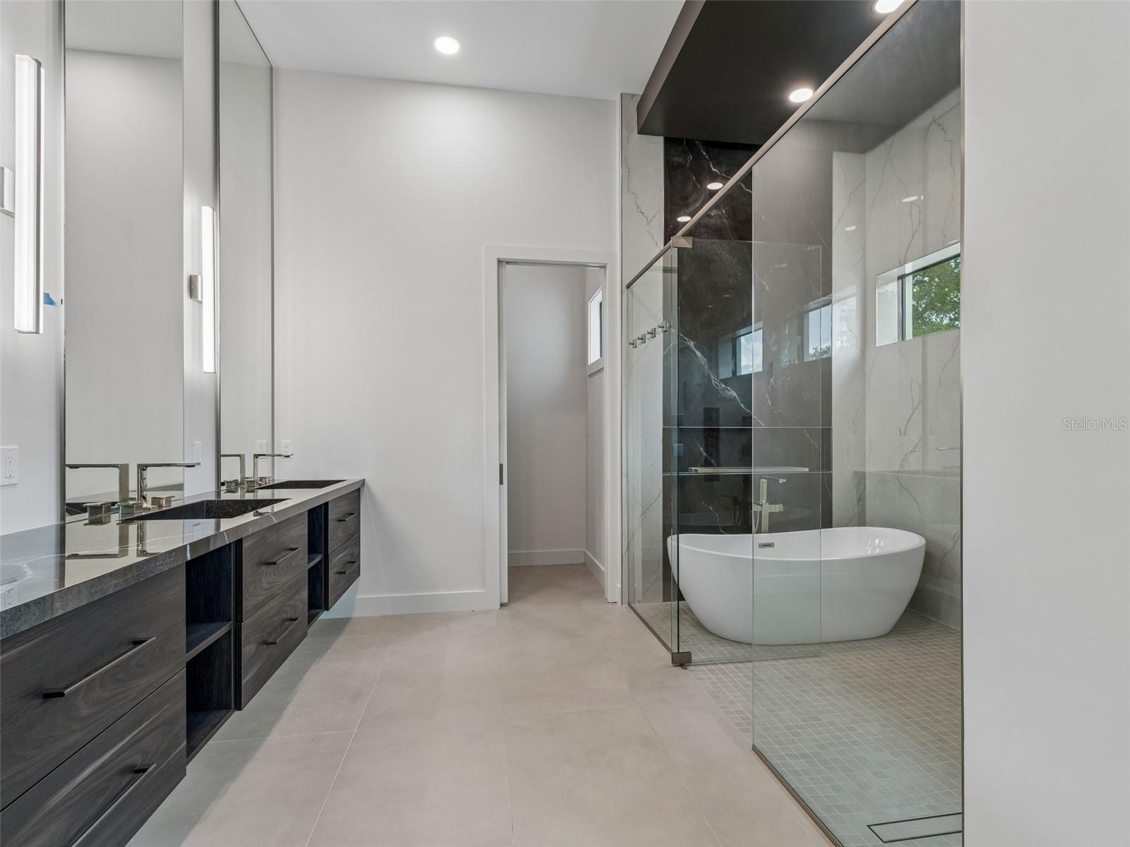 KEYSTONE PALMS - Residential