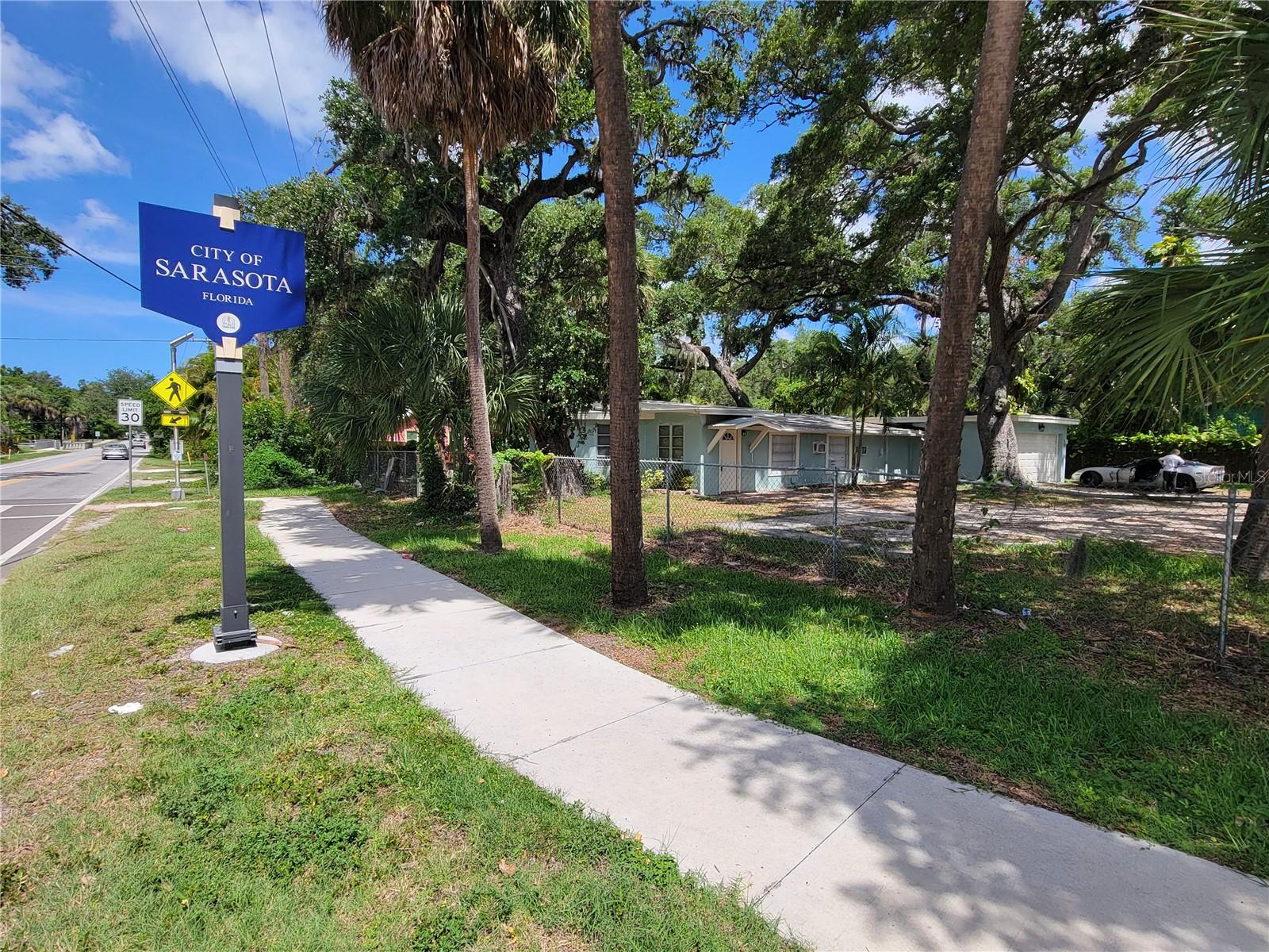PALM GROVE - Residential