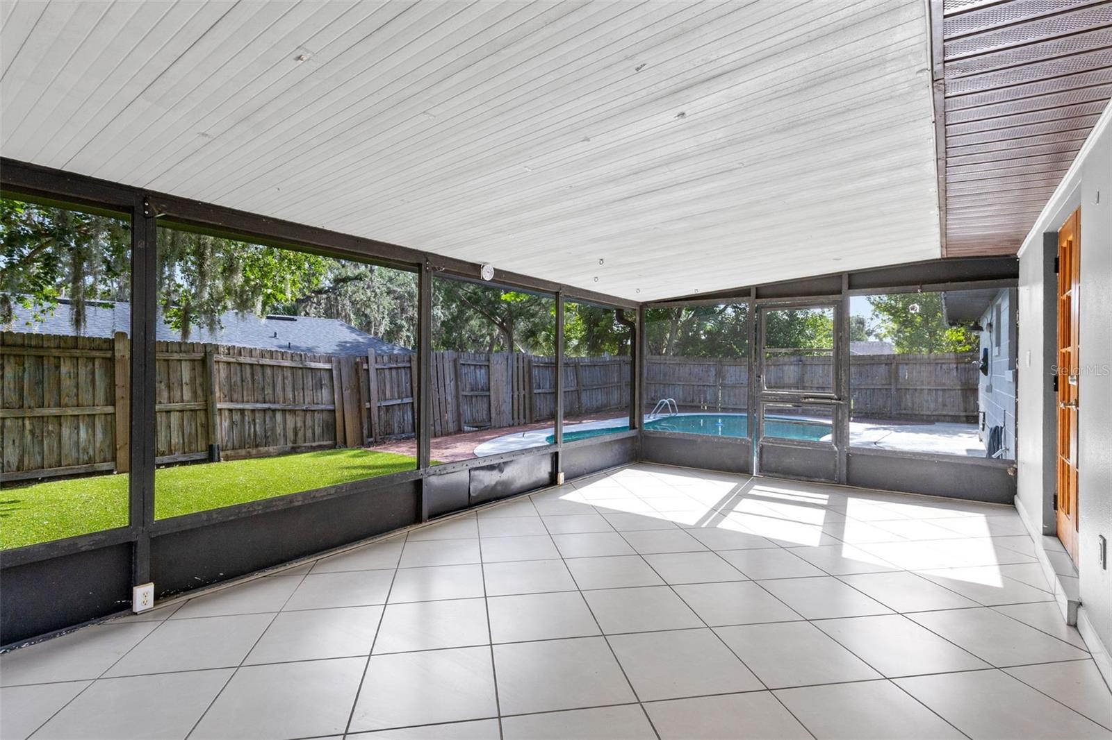 SKY LARK UNIT 2 REP - Residential