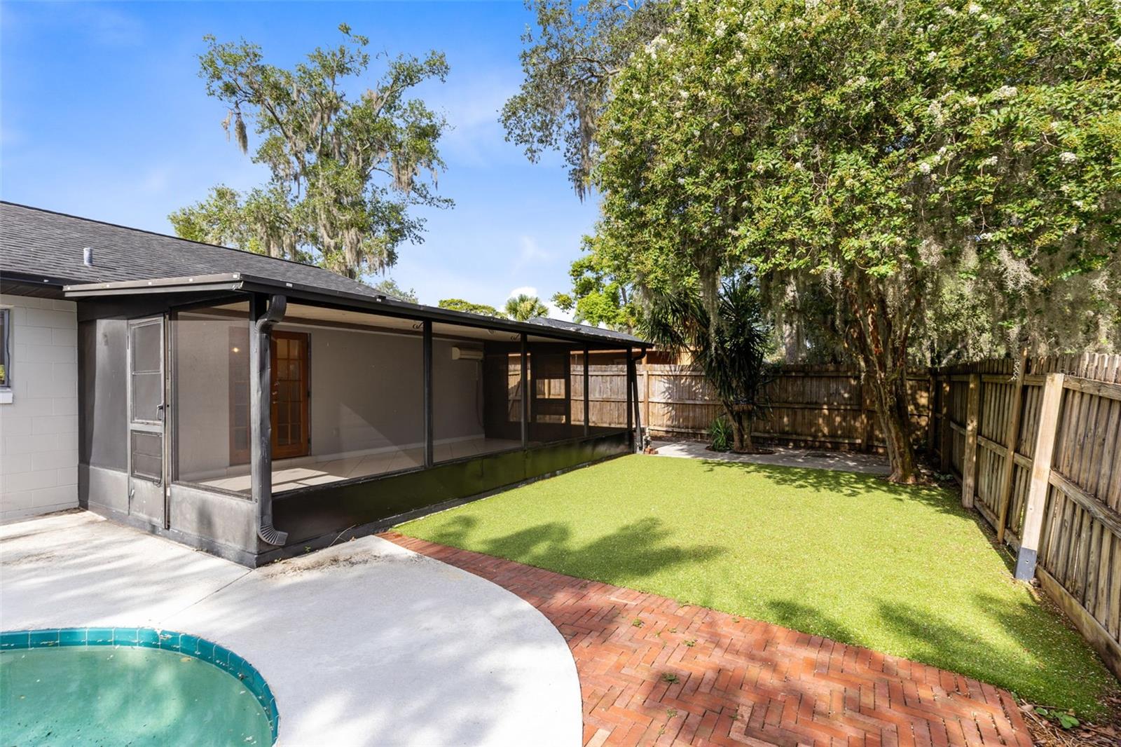SKY LARK UNIT 2 REP - Residential