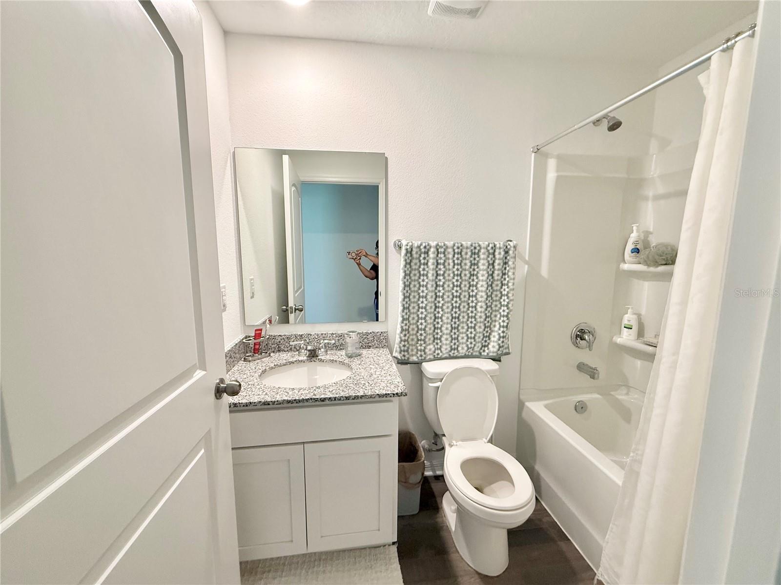 LIVE OAK GOLF & COUNTRY CLUB ESTATES - Residential