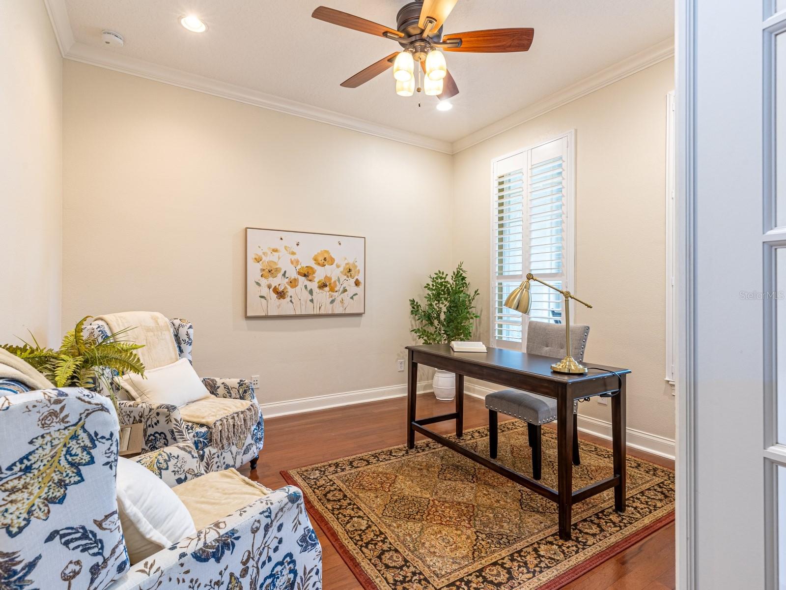 HEATHROW COUNTRY ESTATES - Residential