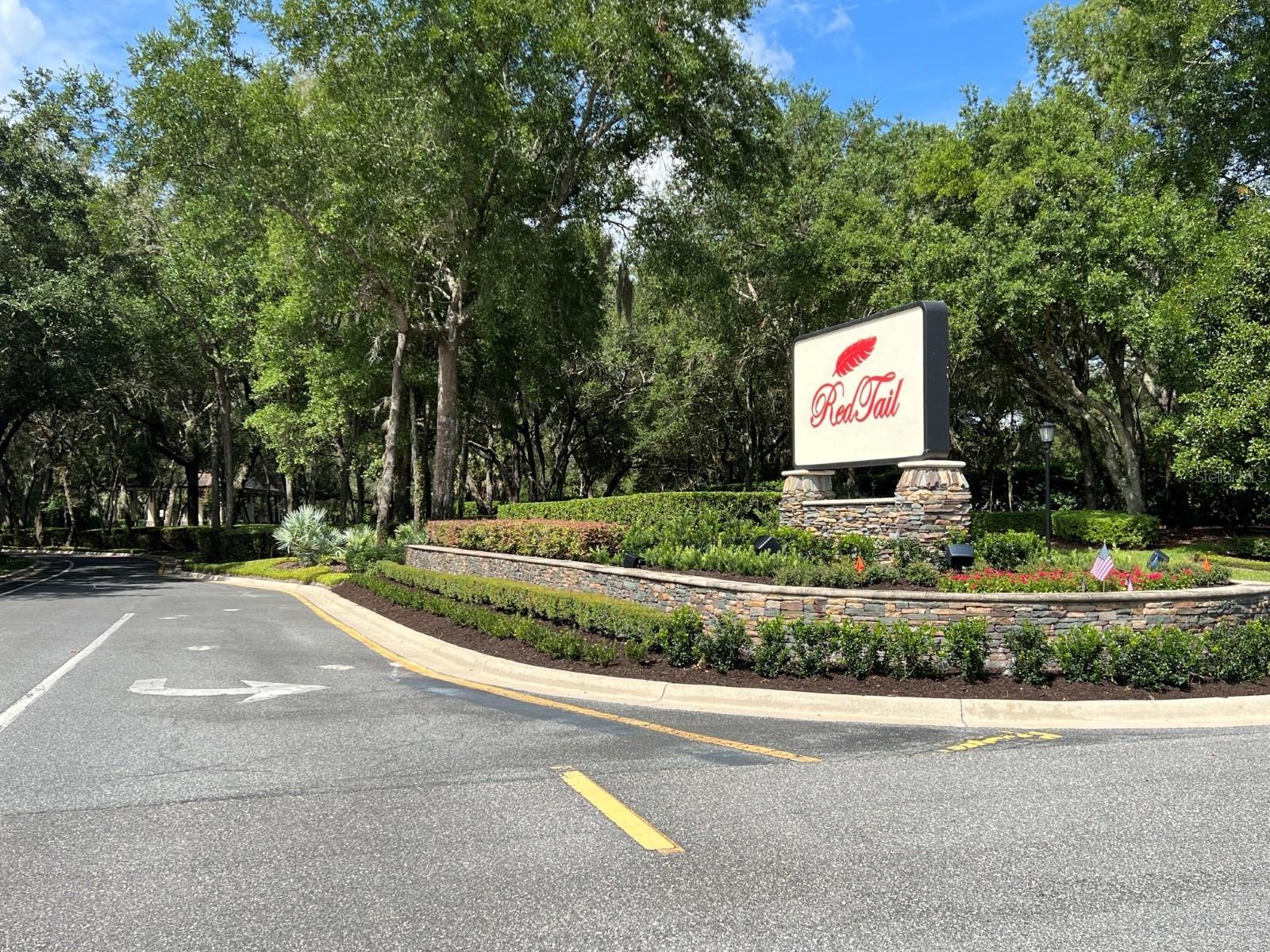 HEATHROW COUNTRY ESTATES - Residential