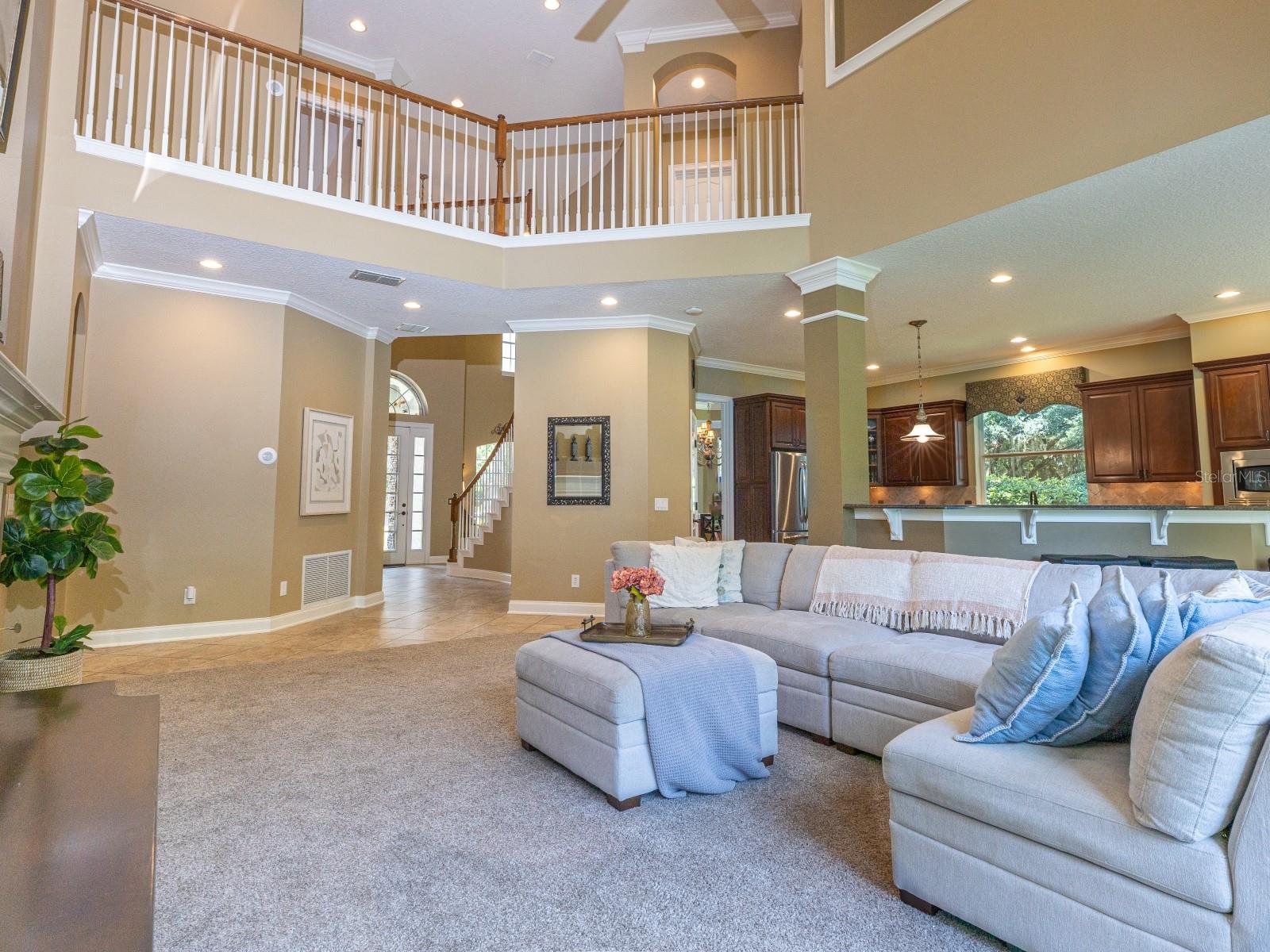 HEATHROW COUNTRY ESTATES - Residential