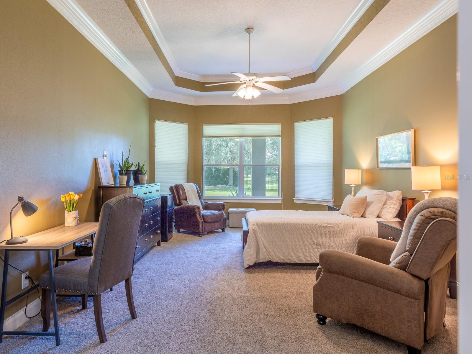 HEATHROW COUNTRY ESTATES - Residential