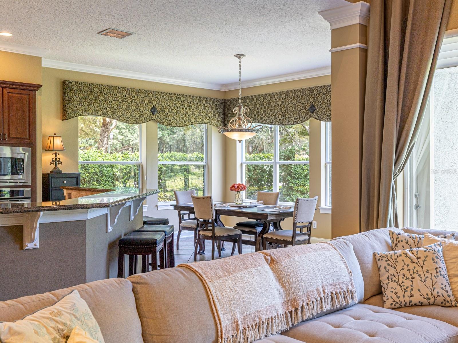 HEATHROW COUNTRY ESTATES - Residential