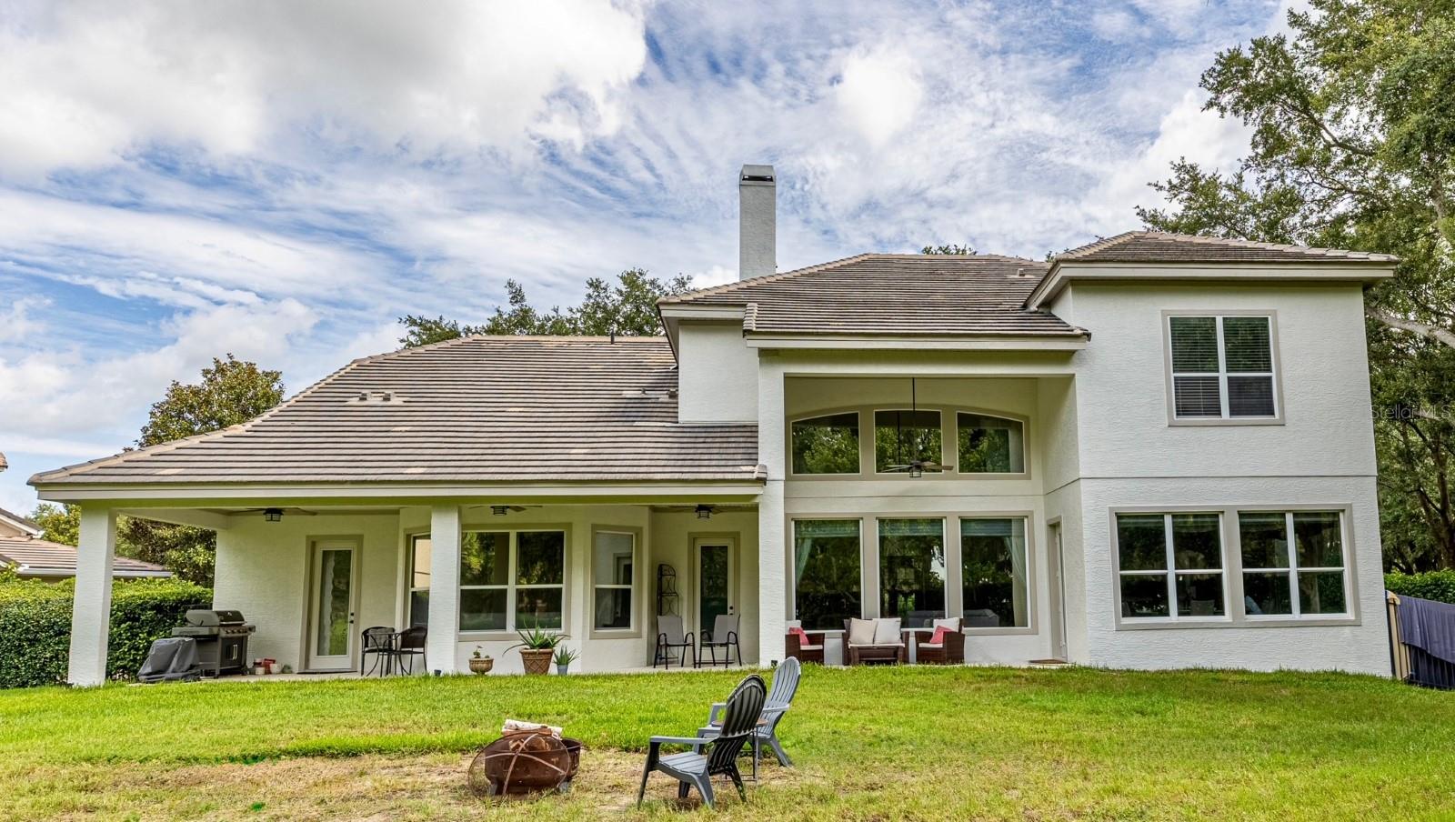 HEATHROW COUNTRY ESTATES - Residential