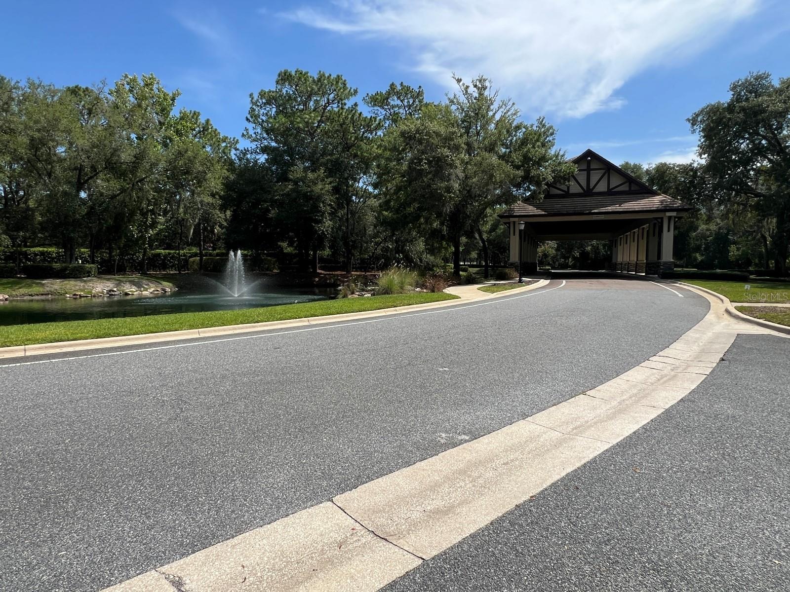 HEATHROW COUNTRY ESTATES - Residential