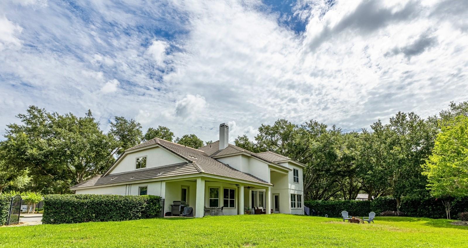 HEATHROW COUNTRY ESTATES - Residential