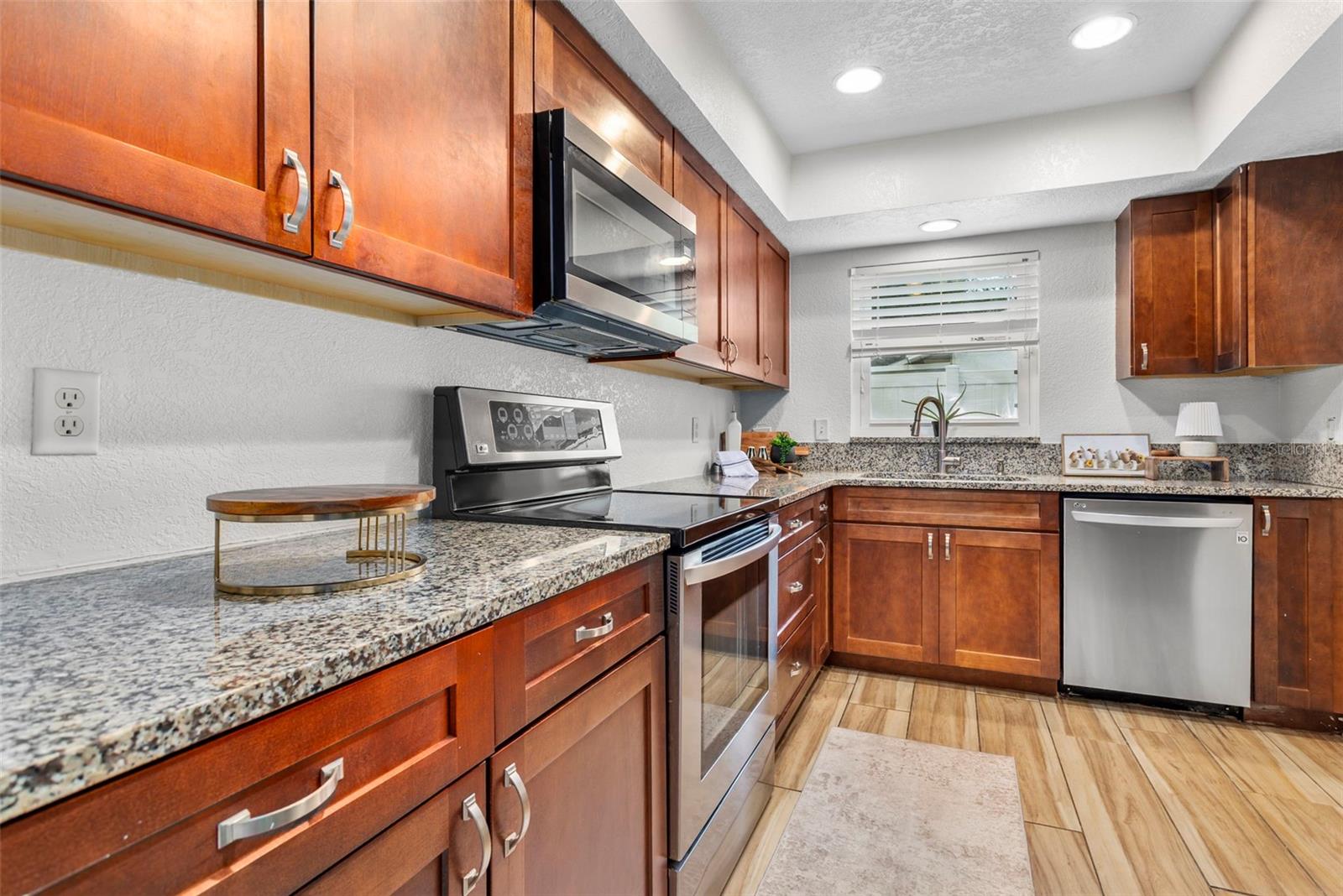 ALOMA PARK - Residential