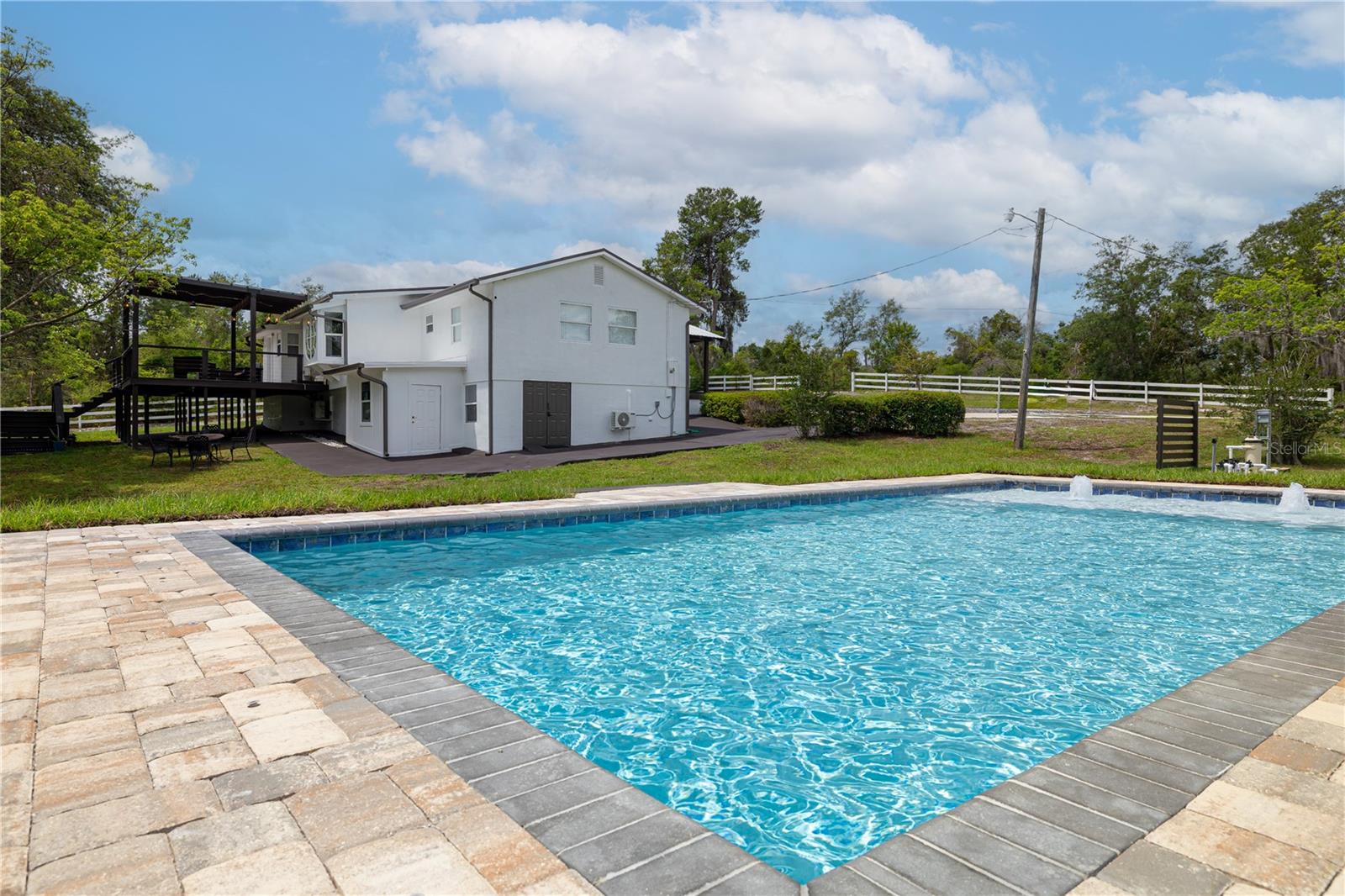 DUPONT LAKES ESTATES INC - Residential