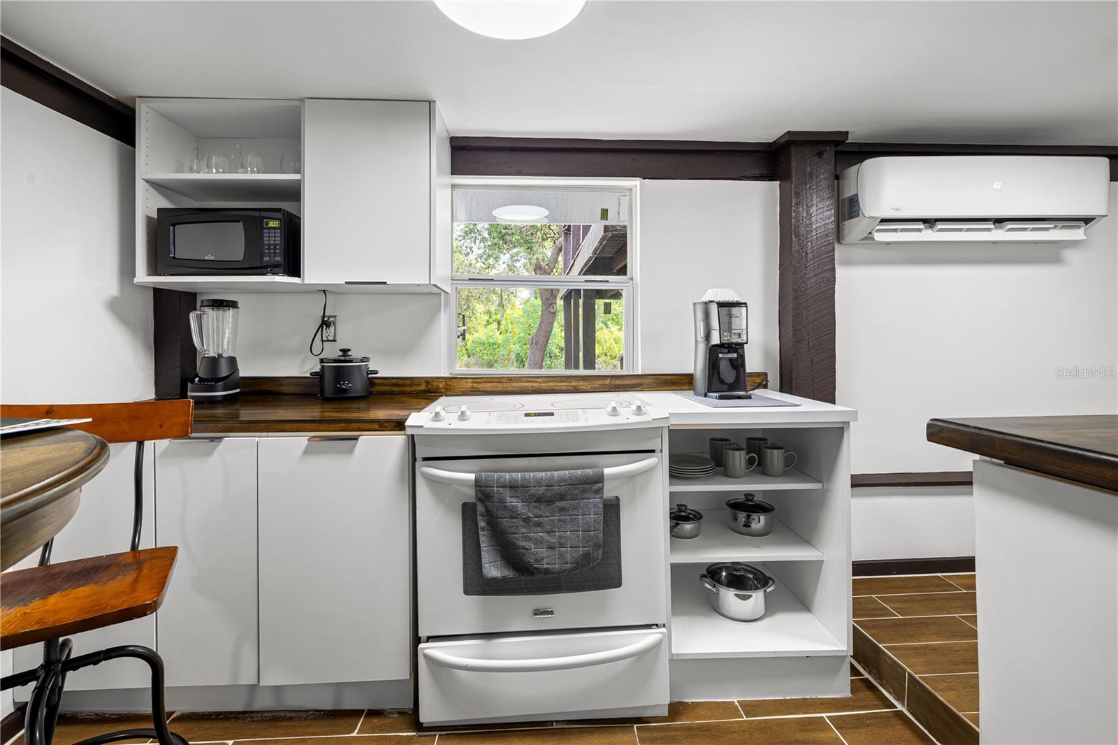 DUPONT LAKES ESTATES INC - Residential