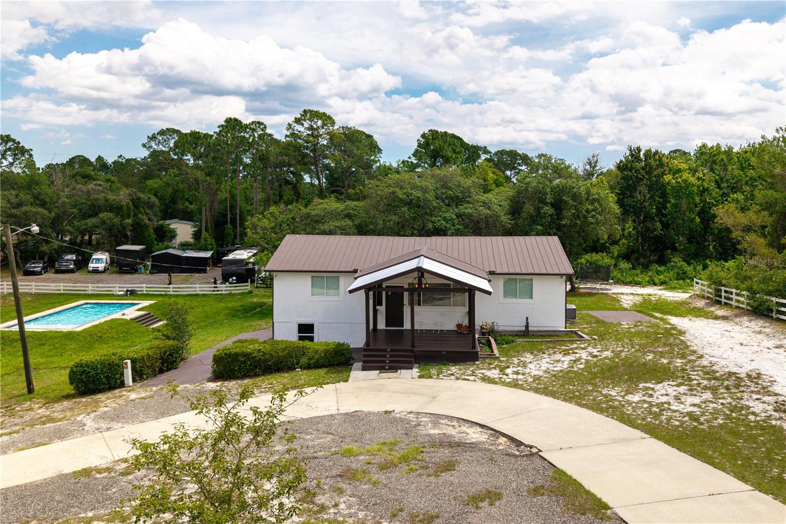 DUPONT LAKES ESTATES INC - Residential