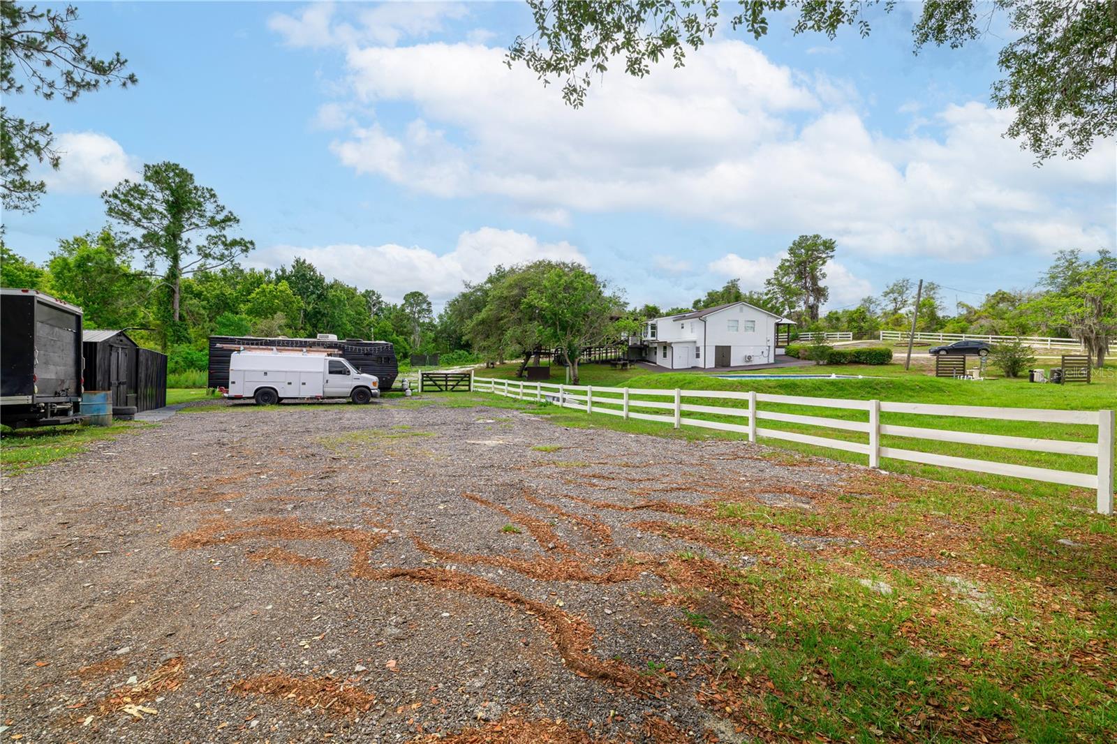 DUPONT LAKES ESTATES INC - Residential