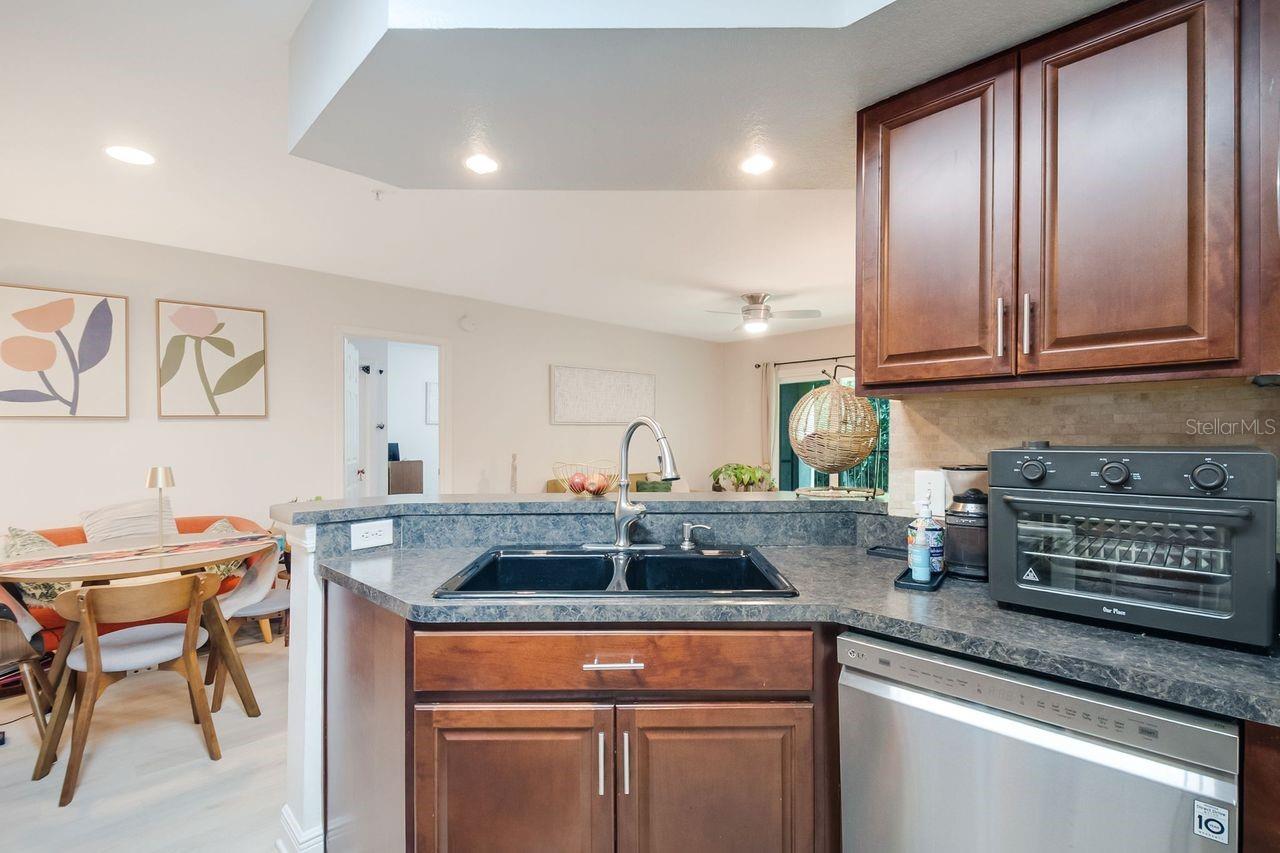 CREST/WATERFORD LAKES - Residential