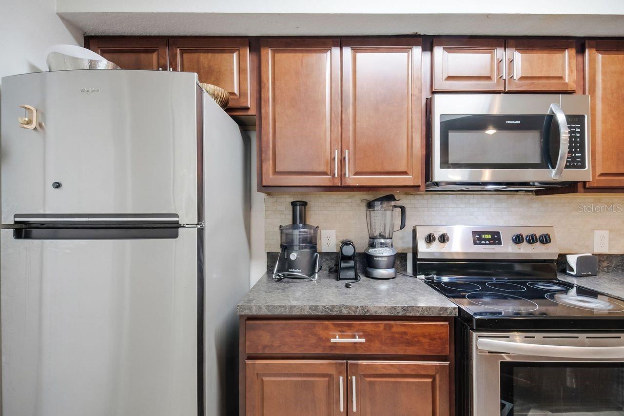 CREST/WATERFORD LAKES - Residential