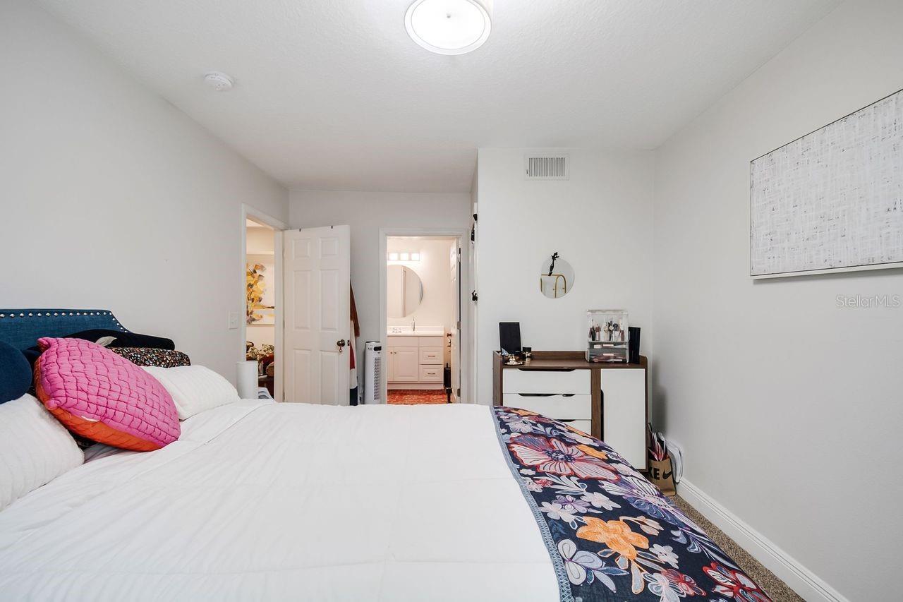 CREST/WATERFORD LAKES - Residential