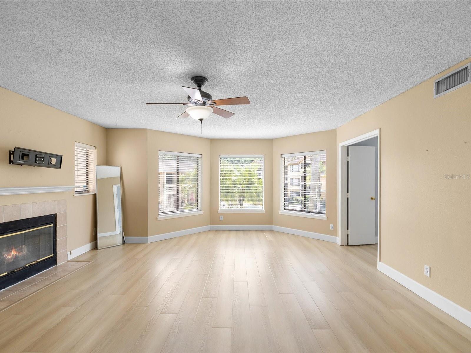 BELLEAIR VILLAGE CONDO - Residential